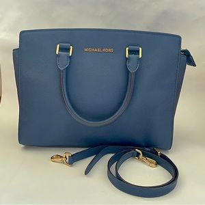 Michael Kors Selma size M Saffiano Leather Satchel in navy blue